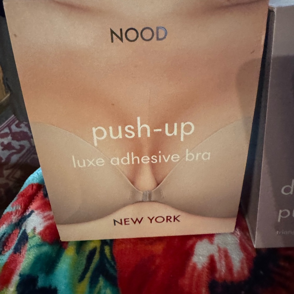 Mixed lot Nood Push-Up Luxe Adhesive Bra